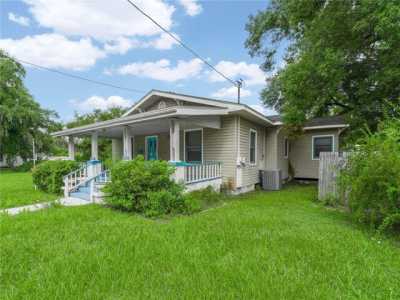 Home For Sale in Plant City, Florida