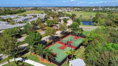 Home For Sale in Apollo Beach, Florida