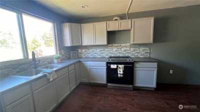 Home For Sale in Castle Rock, Washington