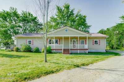 Home For Sale in Waynesfield, Ohio