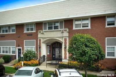 Apartment For Rent in East Meadow, New York