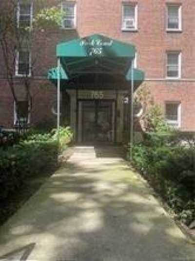 Home For Sale in Yonkers, New York