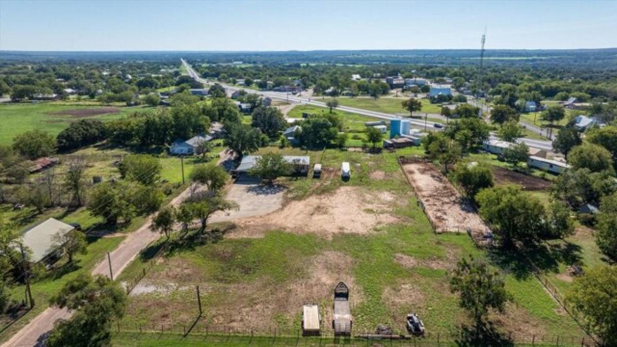 Picture of Home For Sale in Gustine, Texas, United States