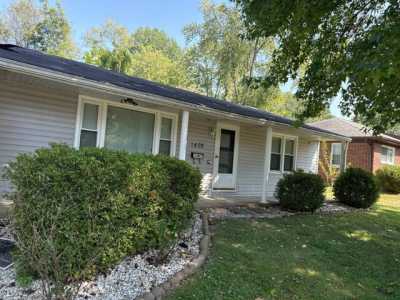 Home For Sale in Swansea, Illinois