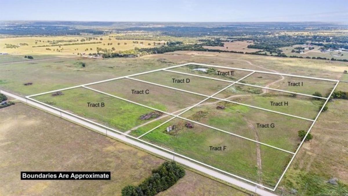 Picture of Residential Land For Sale in Cushing, Oklahoma, United States