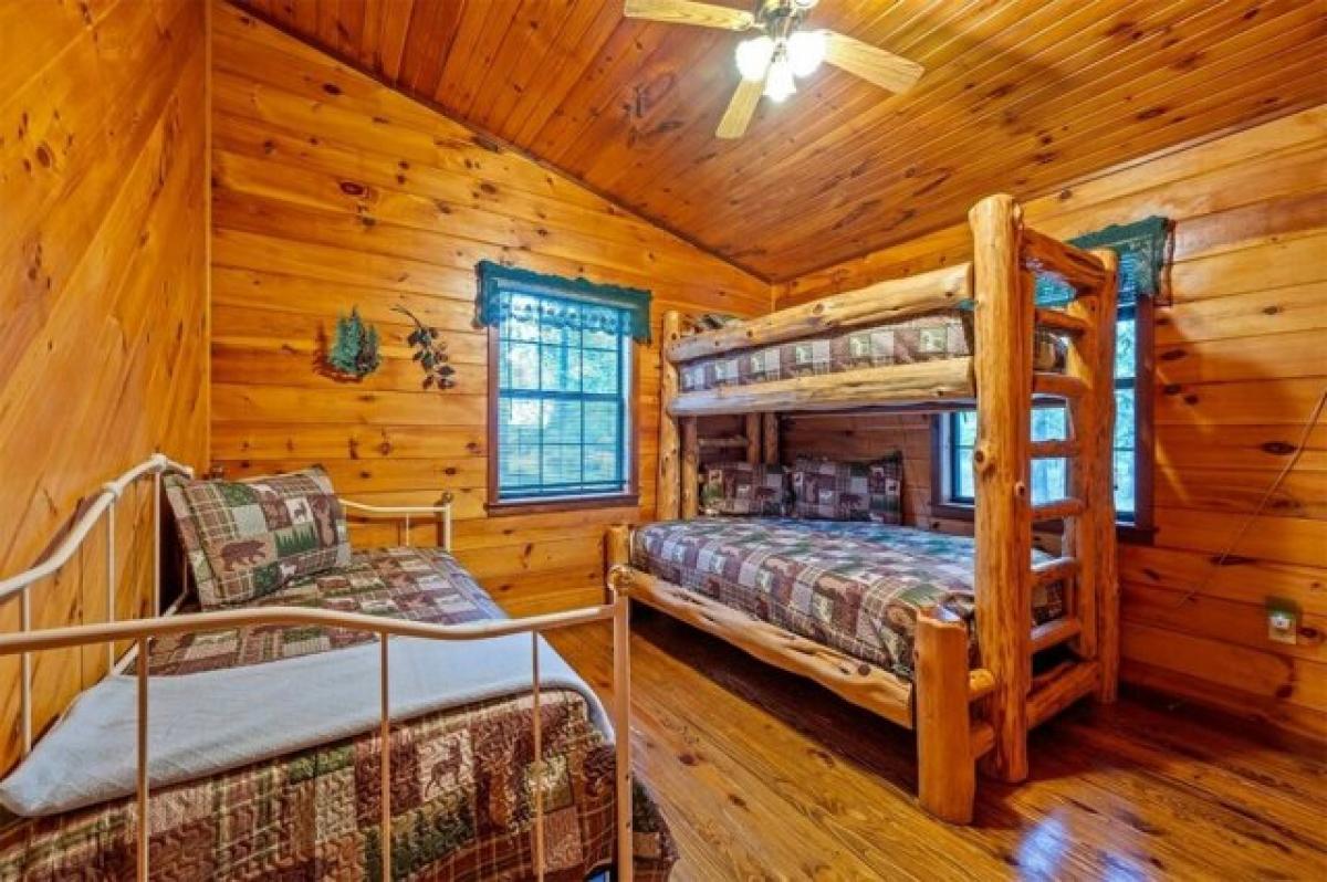 Picture of Home For Sale in Broken Bow, Oklahoma, United States