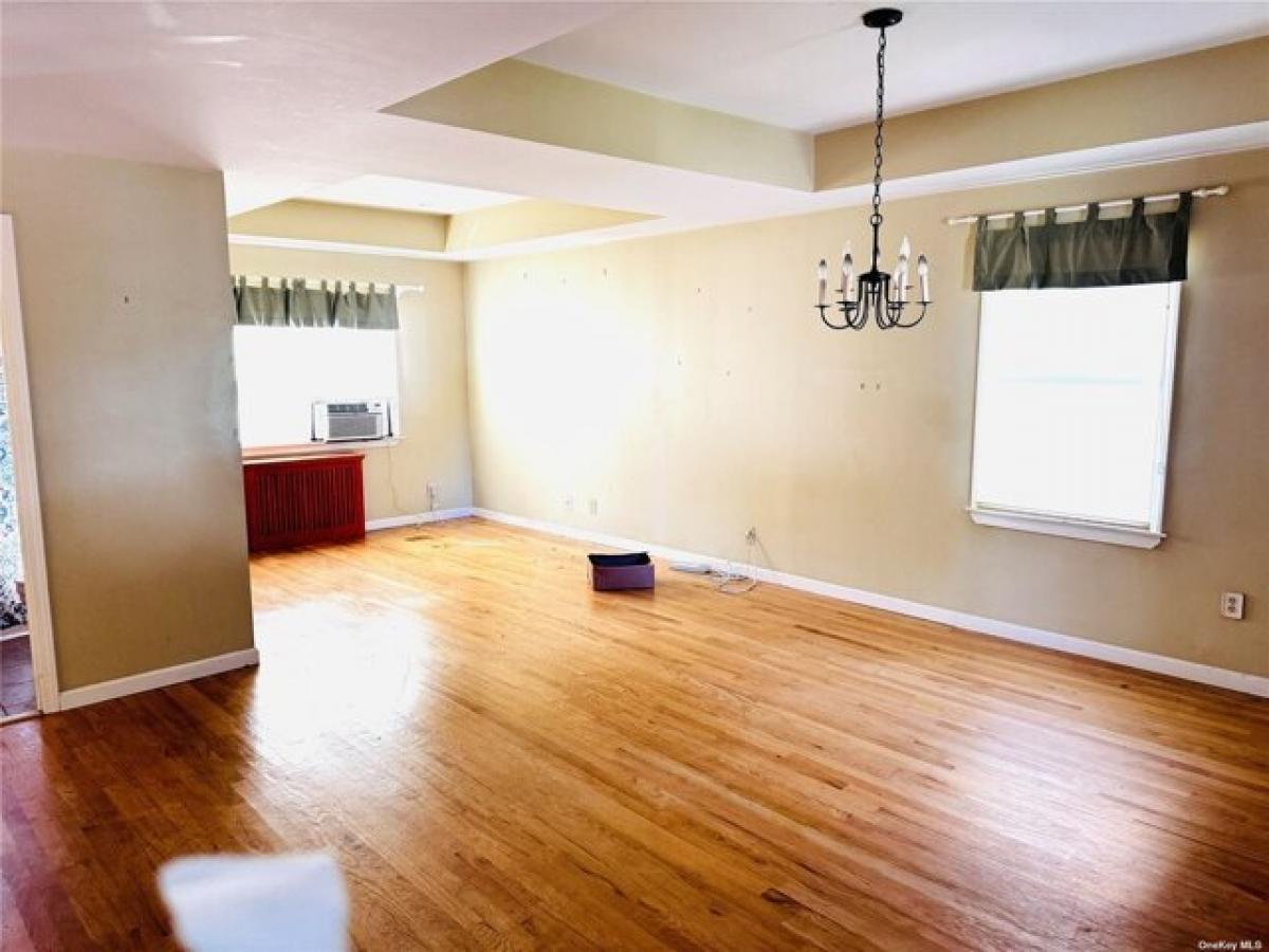 Picture of Home For Rent in Bethpage, New York, United States