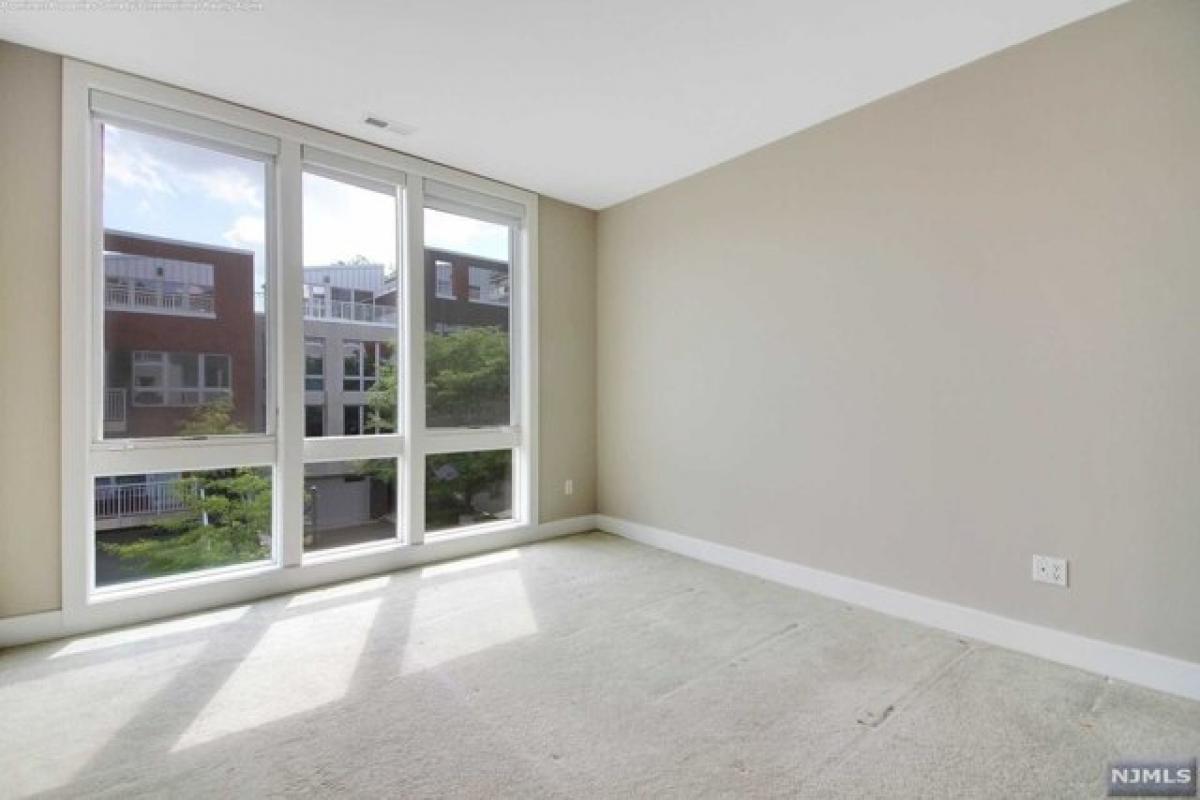 Picture of Home For Rent in Edgewater, New Jersey, United States