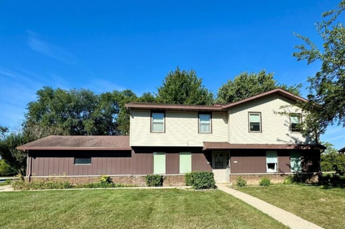 Picture of Home For Sale in Franklin, Wisconsin, United States