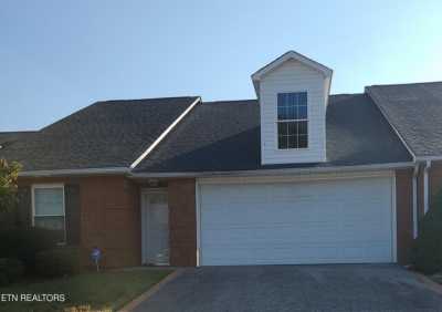 Home For Sale in Lenoir City, Tennessee