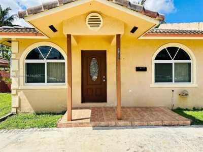 Home For Rent in Virginia Gardens, Florida