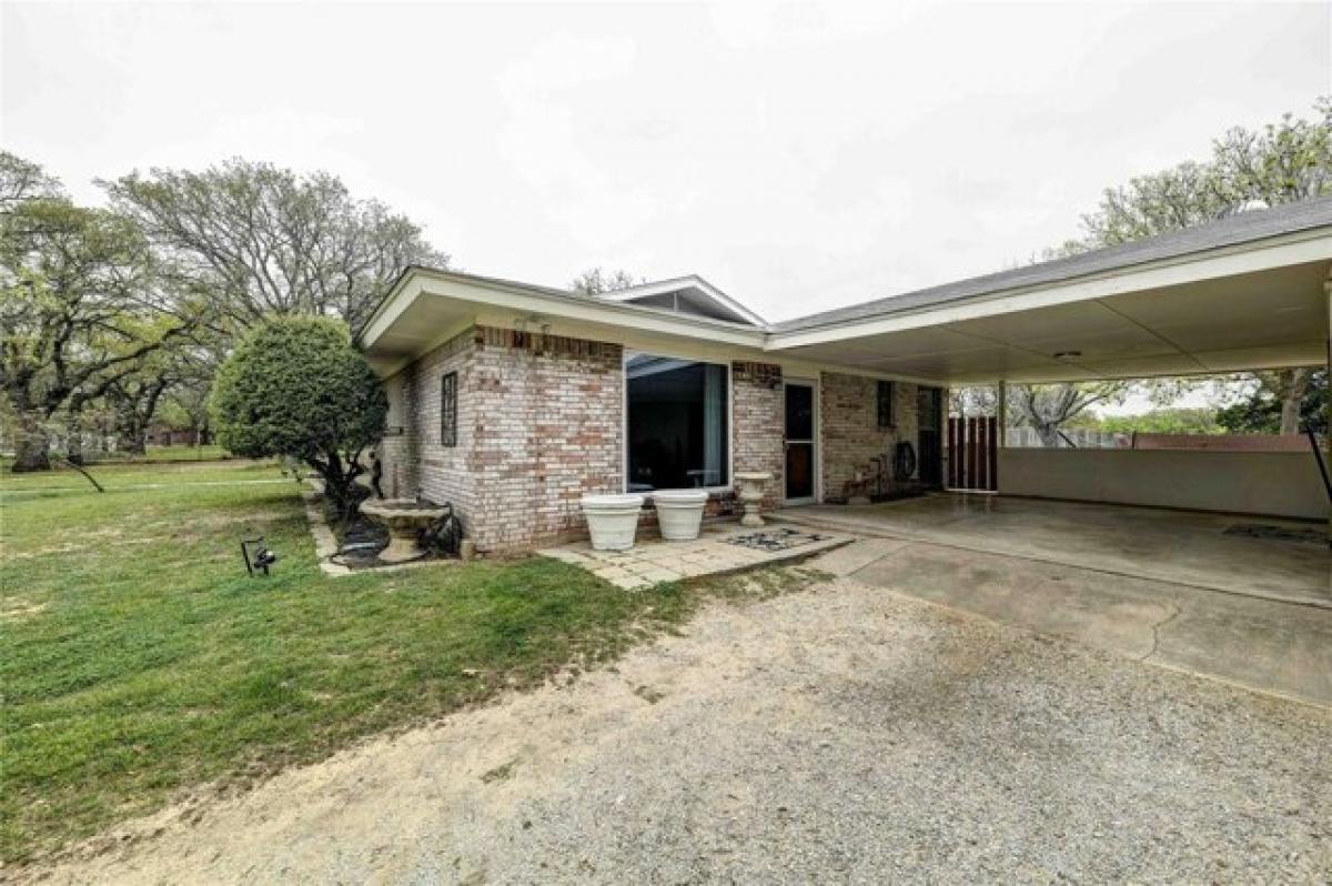 Picture of Home For Sale in Bowie, Texas, United States