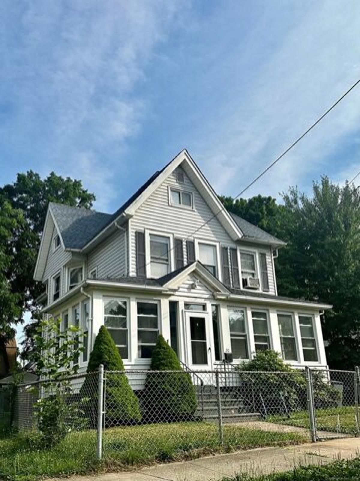 Picture of Home For Sale in West Haven, Connecticut, United States