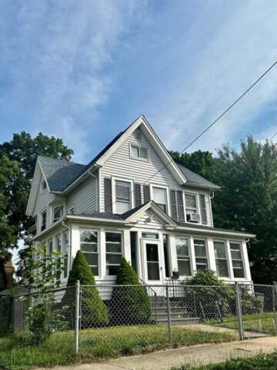 Home For Sale in West Haven, Connecticut