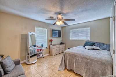 Home For Sale in Uvalde, Texas