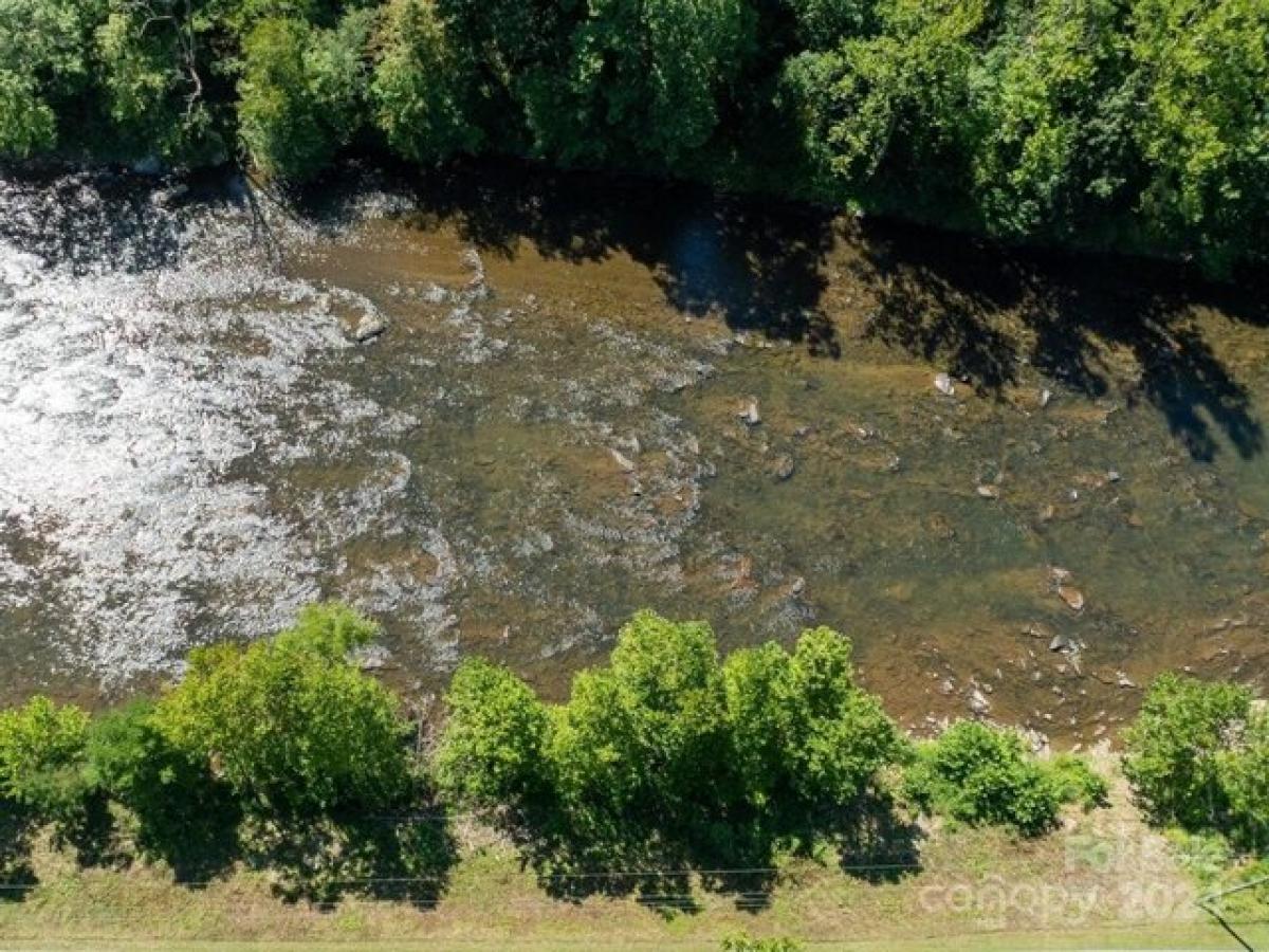 Picture of Residential Land For Sale in Burnsville, North Carolina, United States