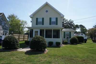 Home For Sale in Wachapreague, Virginia