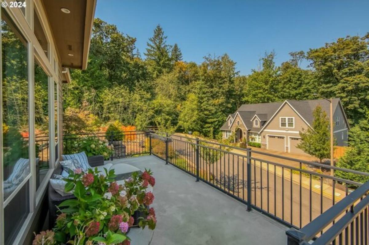 Picture of Home For Sale in Happy Valley, Oregon, United States