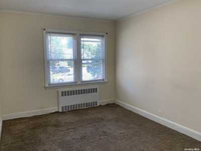 Home For Rent in Port Washington, New York