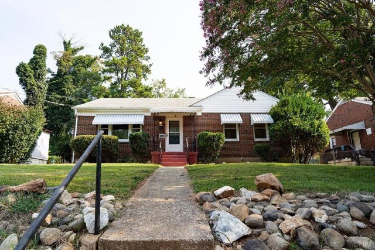 Picture of Home For Sale in Lynchburg, Virginia, United States