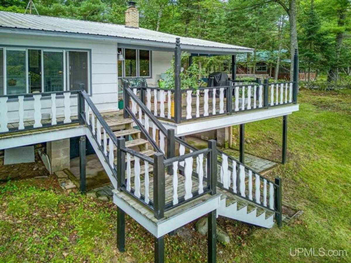 Picture of Home For Sale in Crystal Falls, Michigan, United States