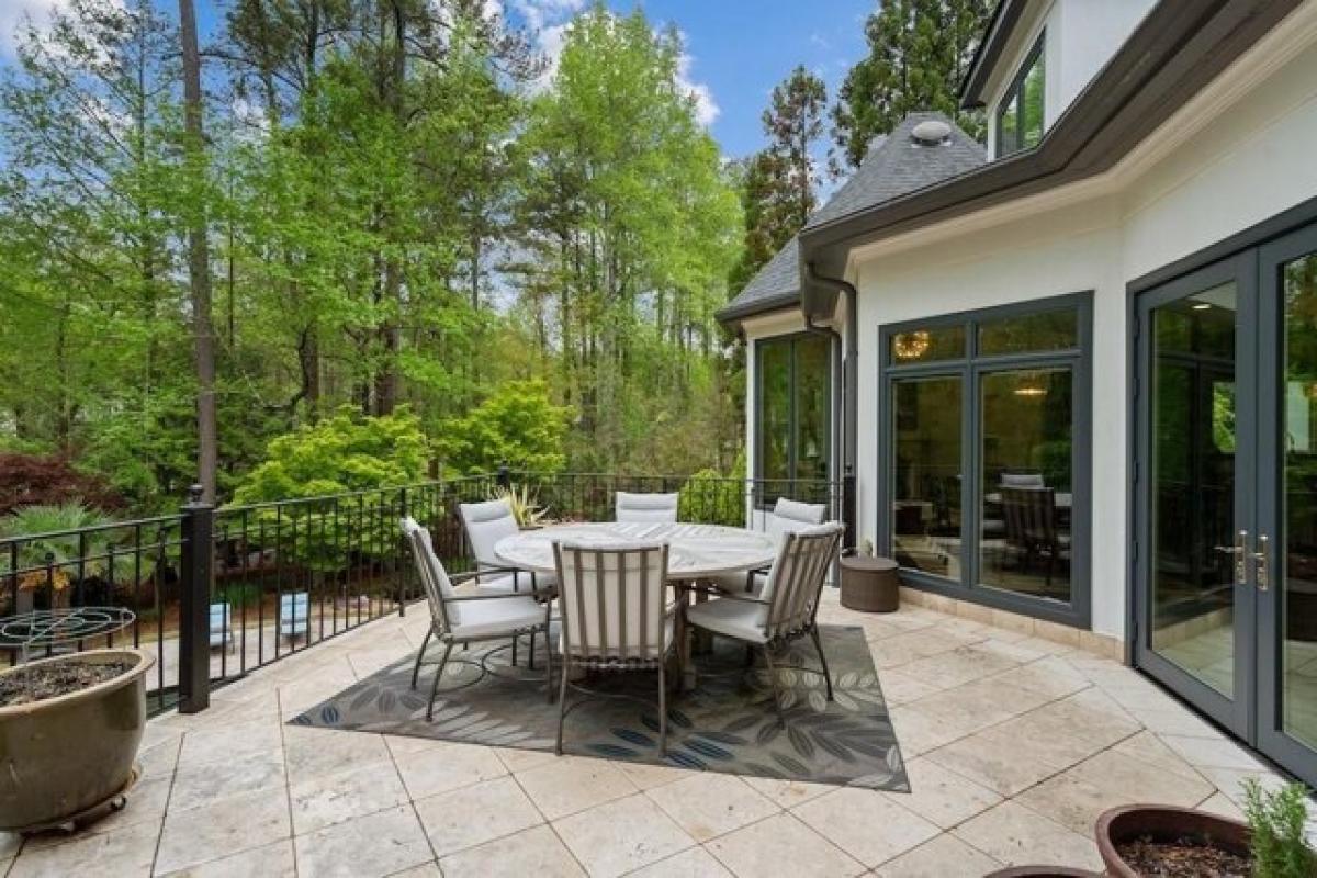 Picture of Home For Sale in Alpharetta, Georgia, United States