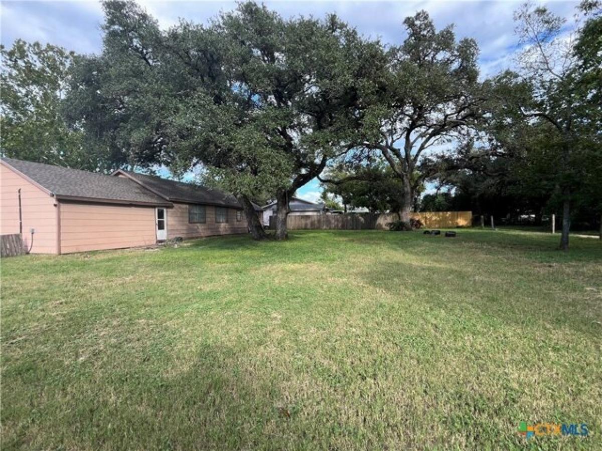 Picture of Home For Sale in Cuero, Texas, United States