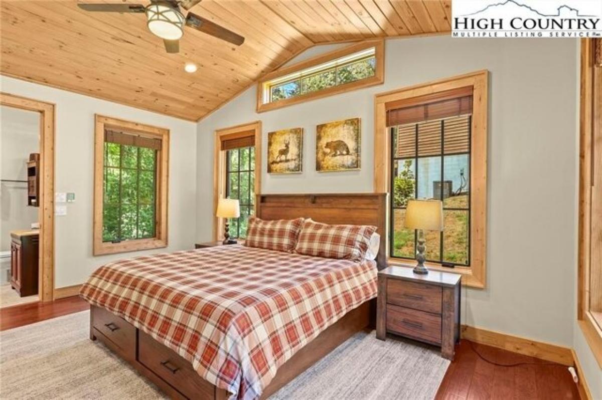 Picture of Home For Sale in Blowing Rock, North Carolina, United States