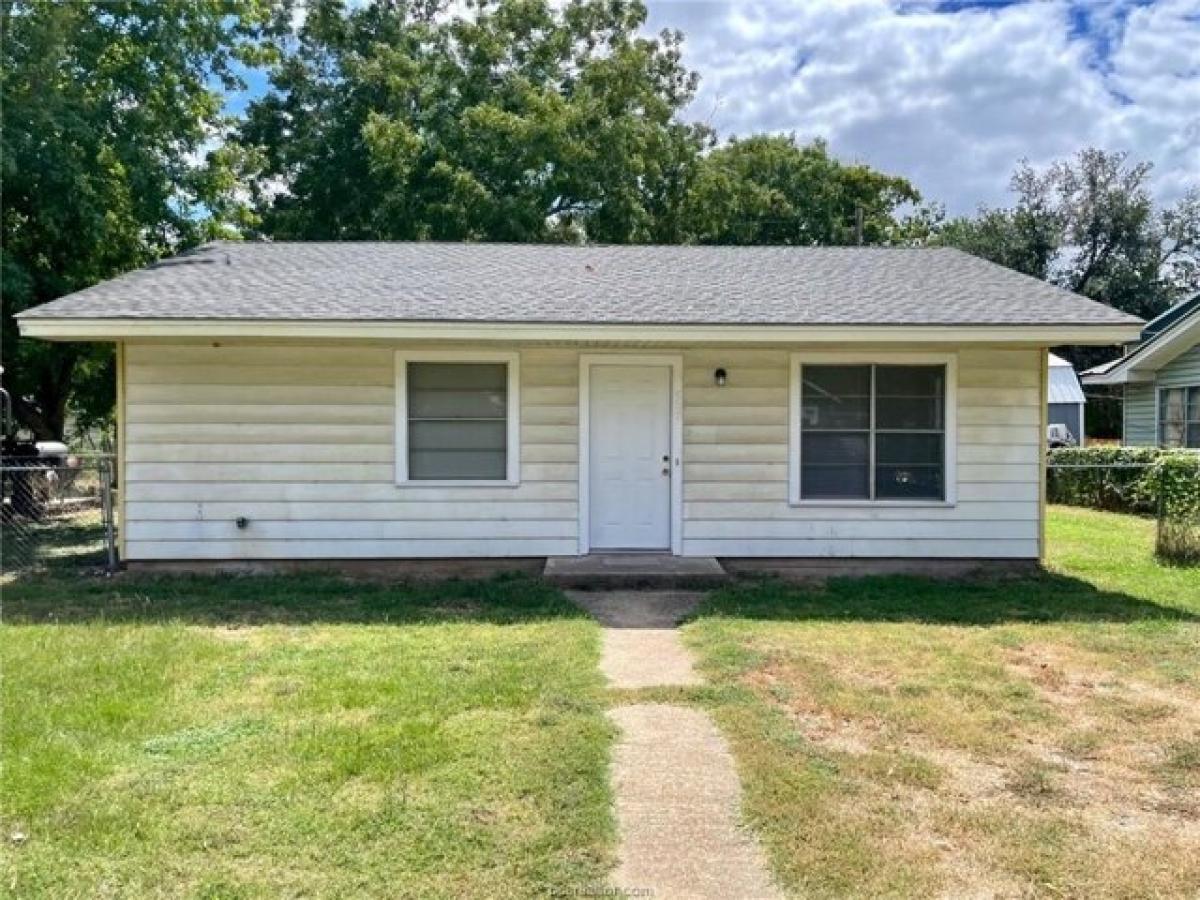 Picture of Home For Sale in Caldwell, Texas, United States