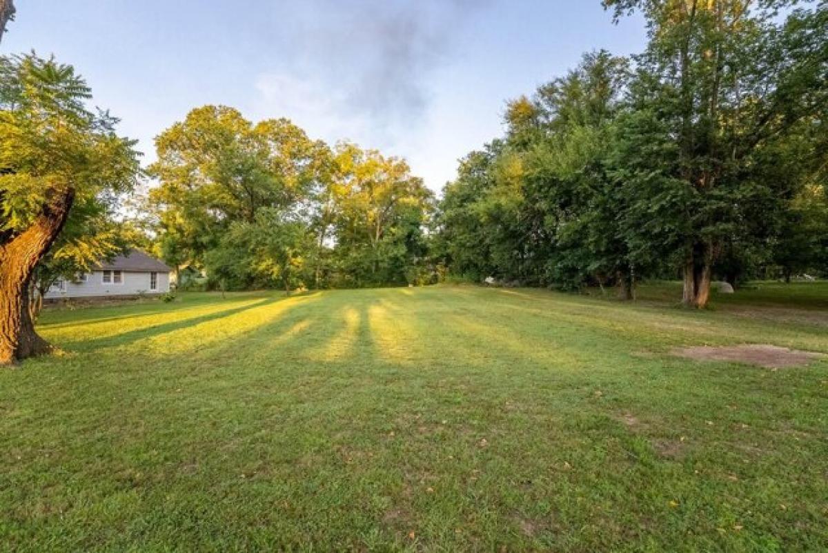 Picture of Residential Land For Rent in Birch Tree, Missouri, United States