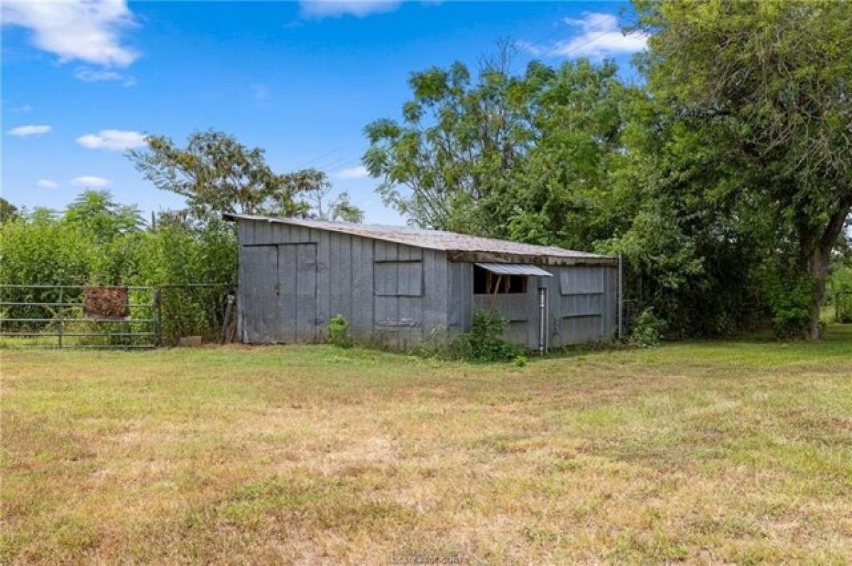 Picture of Home For Sale in Caldwell, Texas, United States