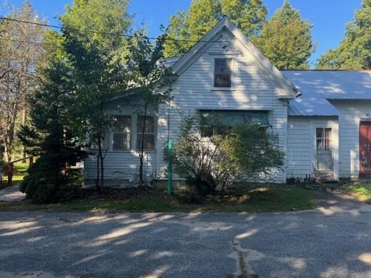 Picture of Home For Sale in Brownfield, Maine, United States