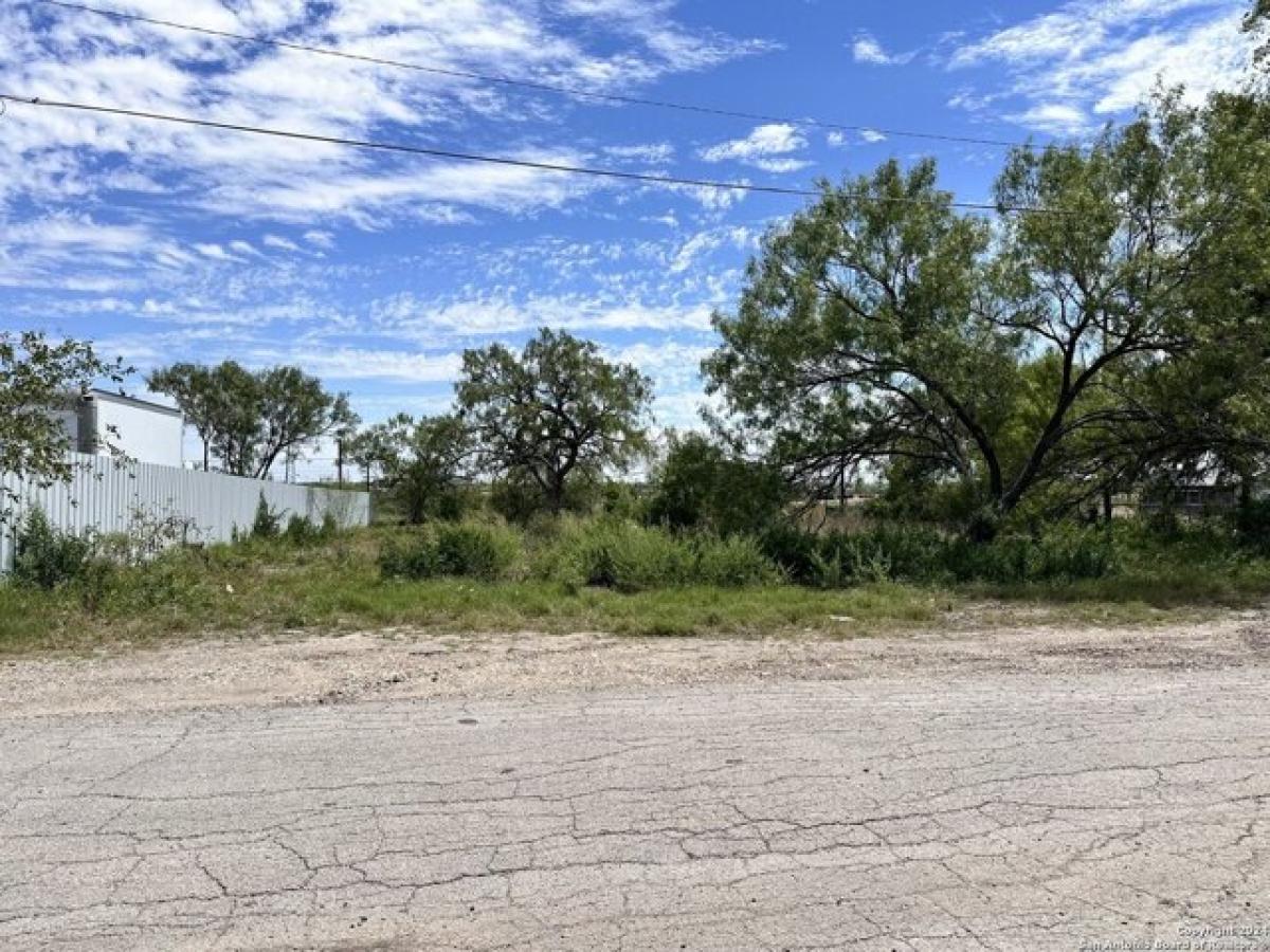 Picture of Residential Land For Sale in Converse, Texas, United States