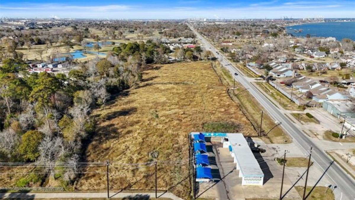 Picture of Residential Land For Sale in La Porte, Texas, United States