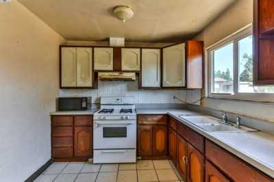 Home For Sale in Woodbridge, California