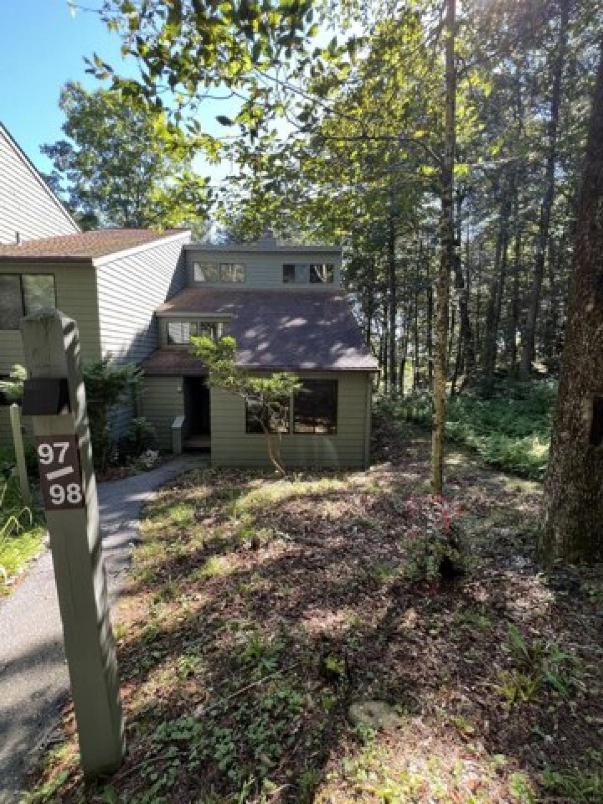 Picture of Home For Sale in Torrington, Connecticut, United States