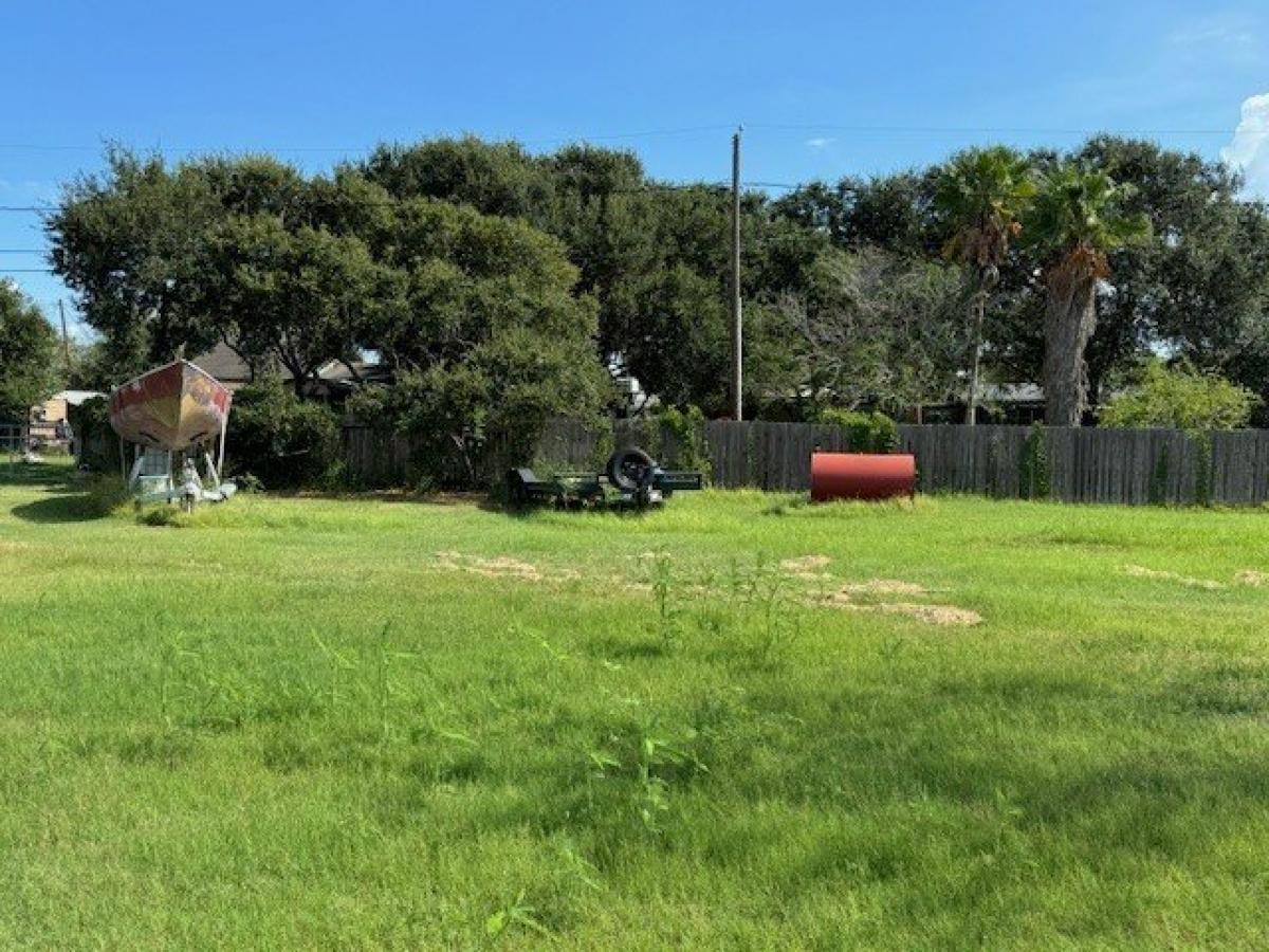 Picture of Residential Land For Sale in Corpus Christi, Texas, United States