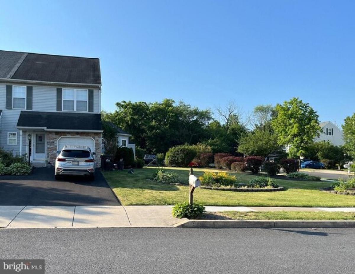 Picture of Home For Sale in Perkasie, Pennsylvania, United States