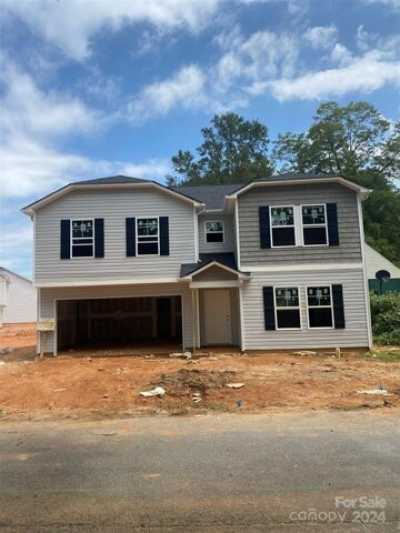 Home For Sale in Shelby, North Carolina