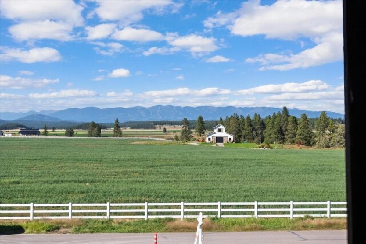 Picture of Home For Sale in Kalispell, Montana, United States