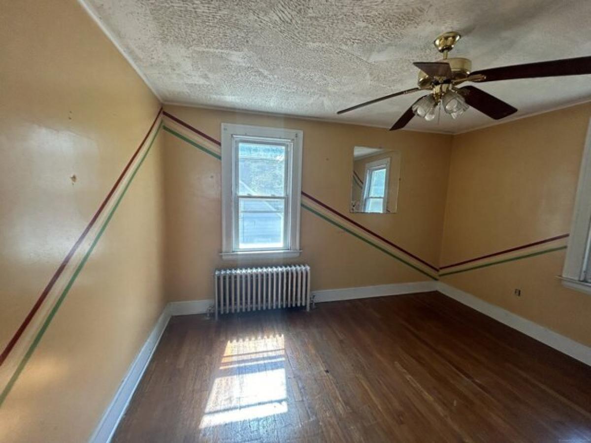 Picture of Home For Sale in Hamden, Connecticut, United States