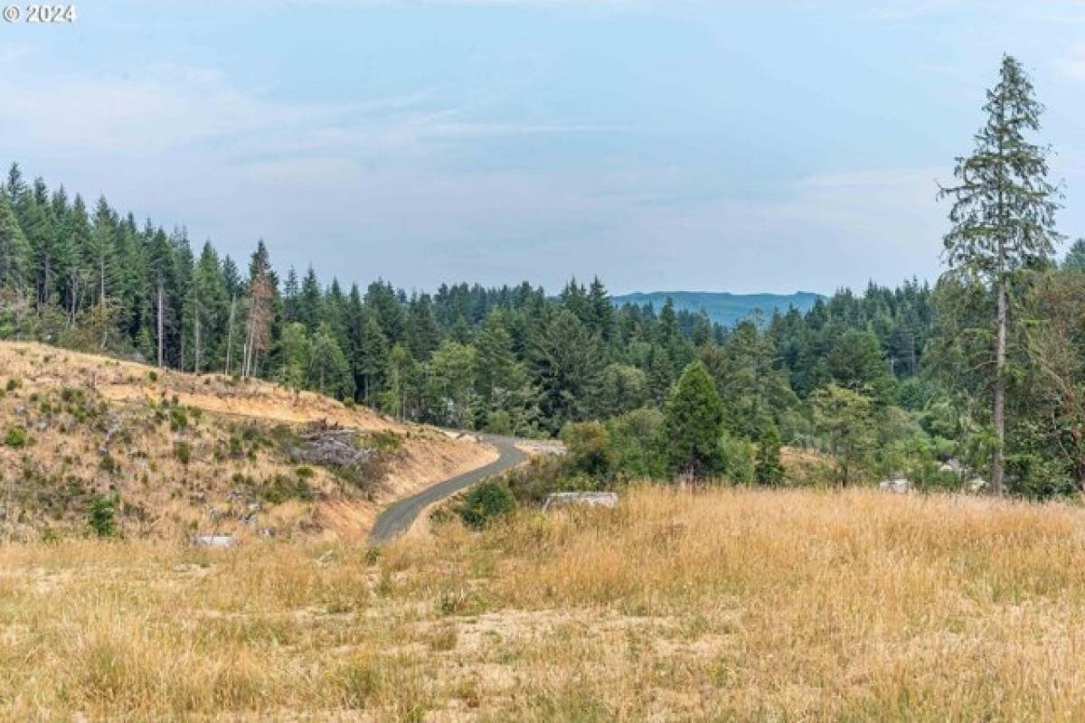 Picture of Residential Land For Sale in Coos Bay, Oregon, United States