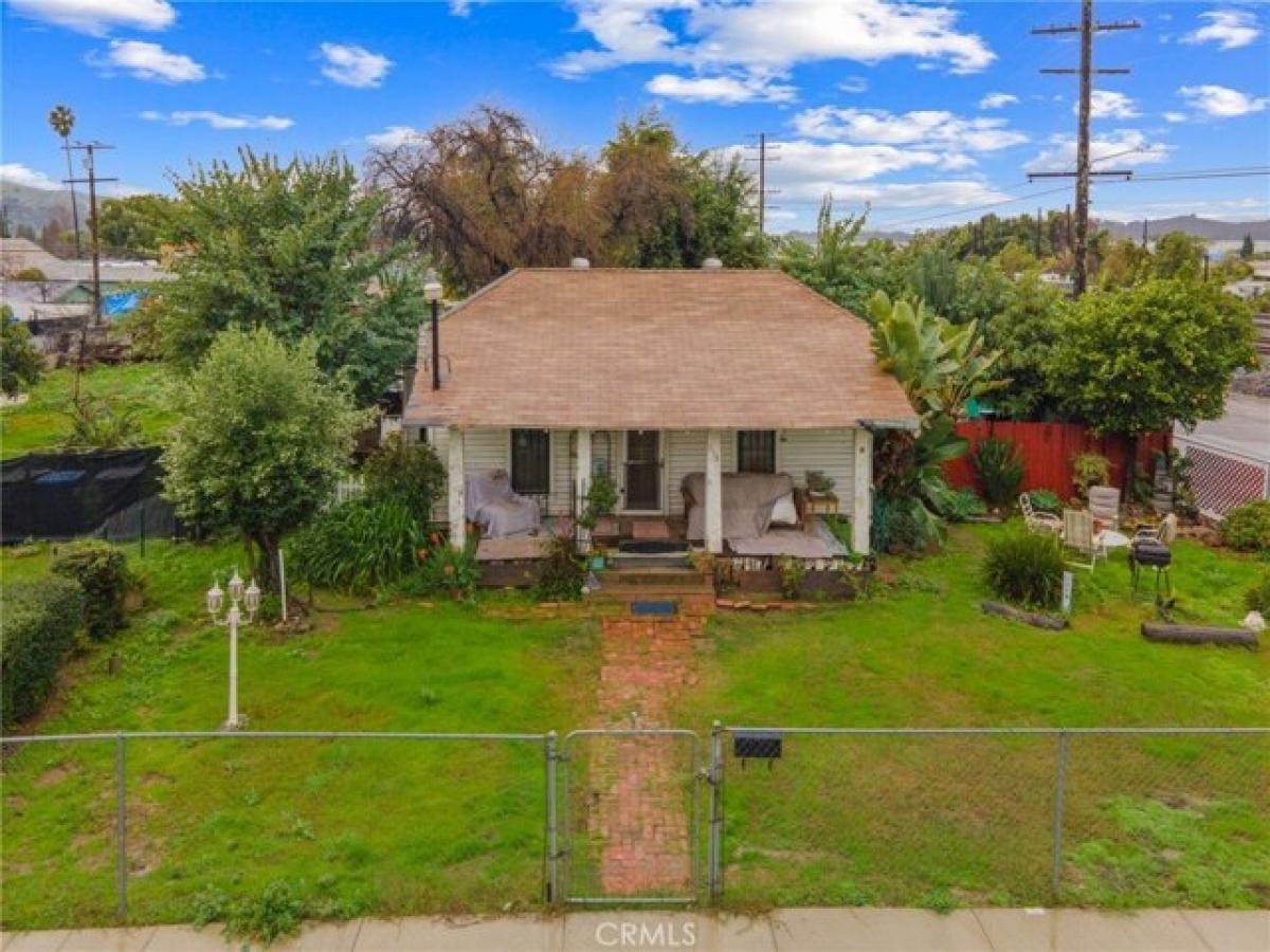 Picture of Home For Sale in Pomona, California, United States