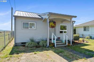 Home For Sale in Tillamook, Oregon