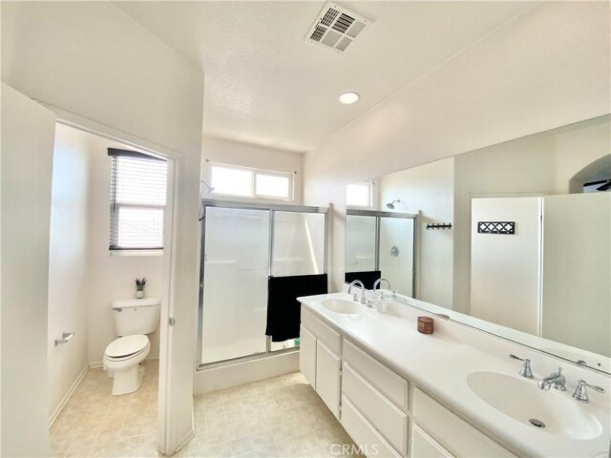 Picture of Home For Sale in Adelanto, California, United States