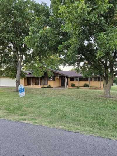 Home For Sale in Walters, Oklahoma