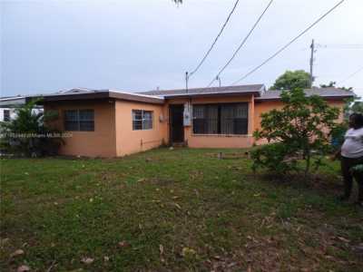 Home For Sale in Miami Gardens, Florida