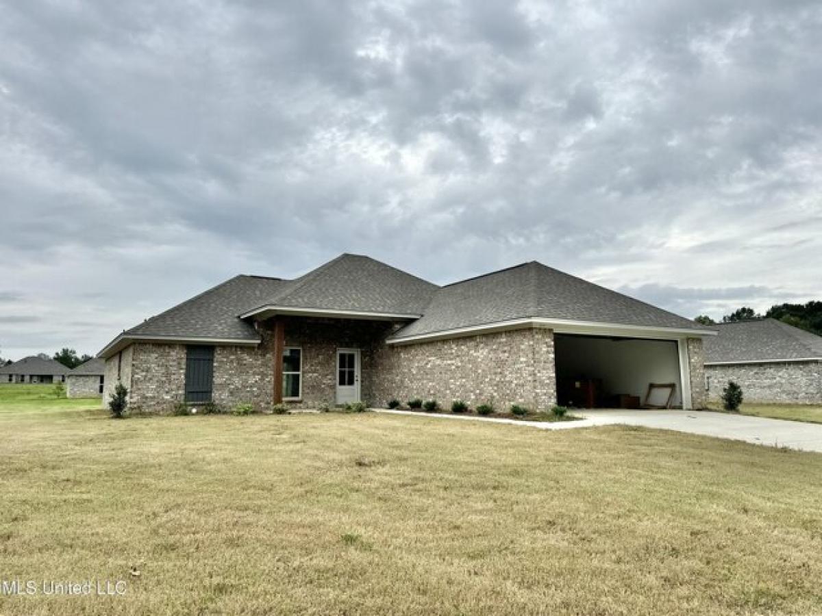 Picture of Home For Sale in Brandon, Mississippi, United States