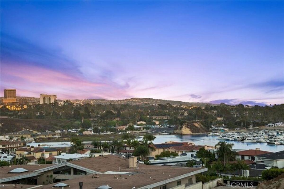 Picture of Home For Sale in Newport Beach, California, United States