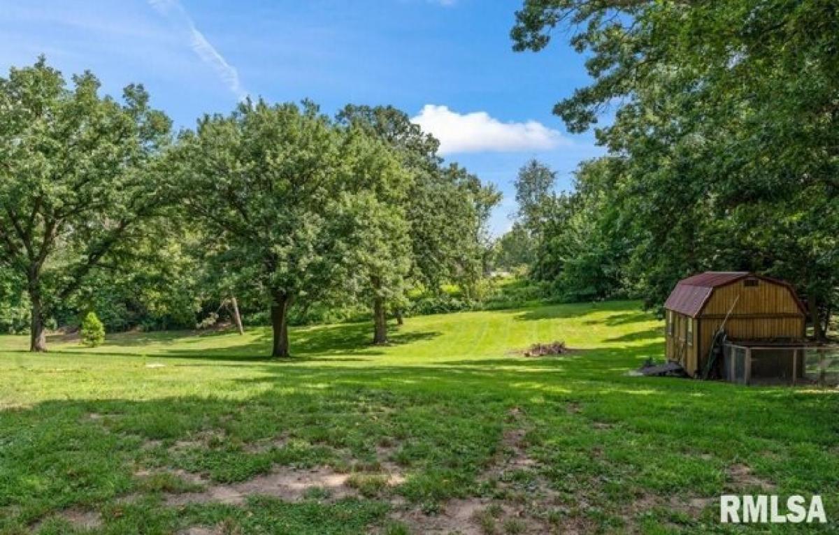 Picture of Home For Sale in Clinton, Iowa, United States